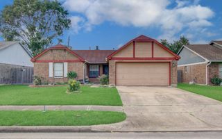 10829 E Linwood Drive, La Porte, TX 77571