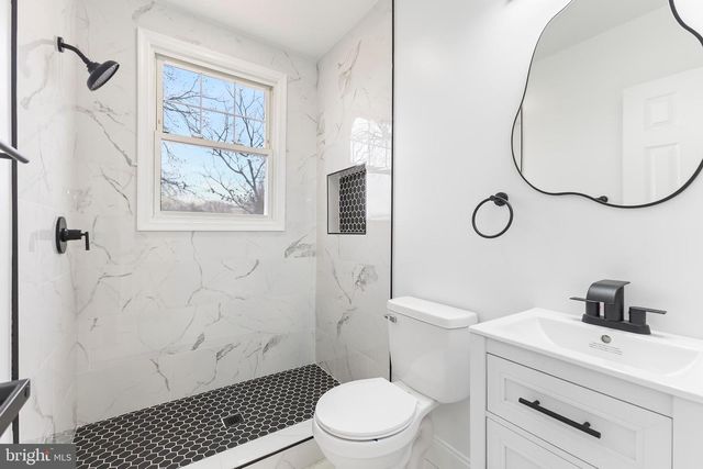 2016 32ND ST SE, Washington, DC 20020