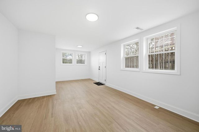 2016 32ND ST SE, Washington, DC 20020