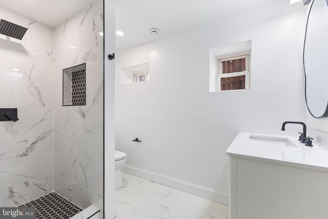 2016 32ND ST SE, Washington, DC 20020