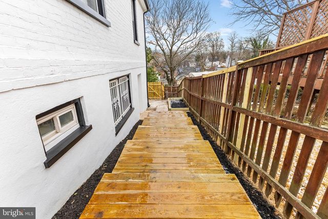 2016 32ND ST SE, Washington, DC 20020