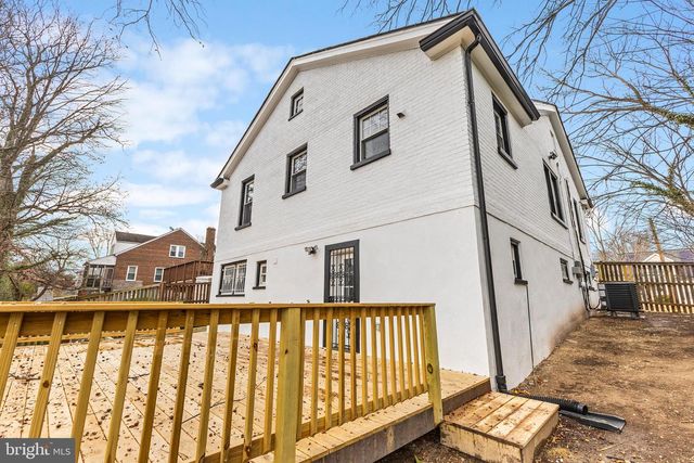 2016 32ND ST SE, Washington, DC 20020