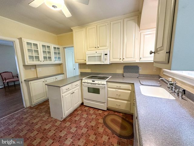 4813 HORSESHOE PIKE, Downingtown, PA 19335
