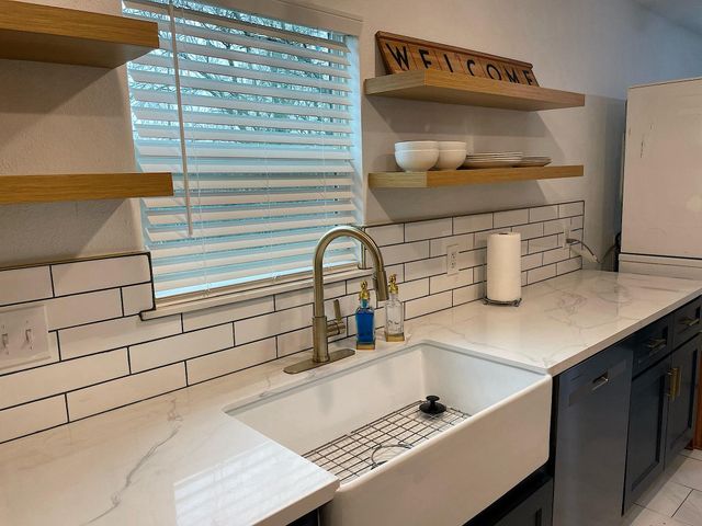 4814 Holloway Drive, Houston, TX 77048