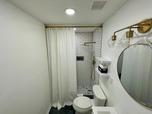 4814 Holloway Drive, Houston, TX 77048