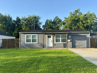 4814 Holloway Drive, Houston, TX 77048