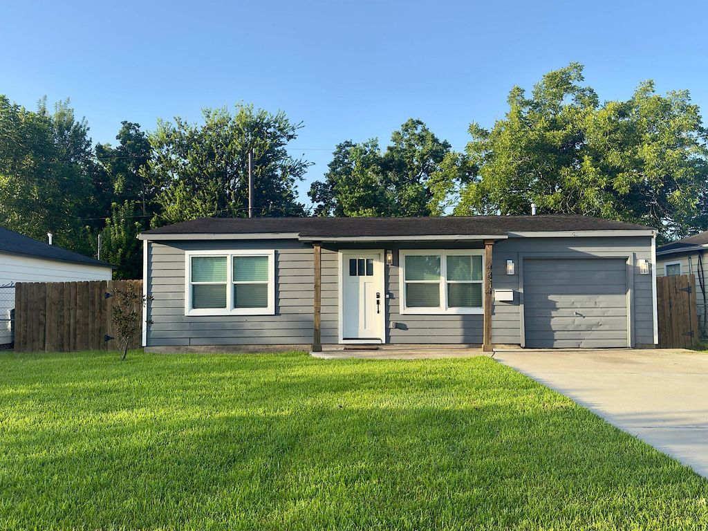 4814 Holloway Drive, Houston, TX 77048