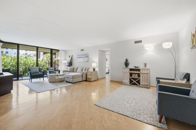 3200 S Ocean Boulevard D203, Palm Beach, FL 33480