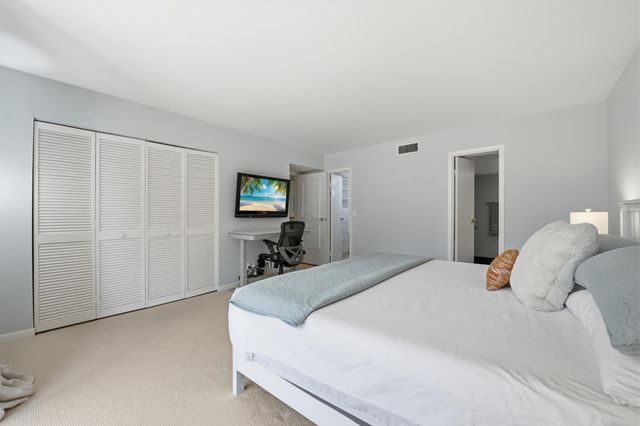 3200 S Ocean Boulevard D203, Palm Beach, FL 33480