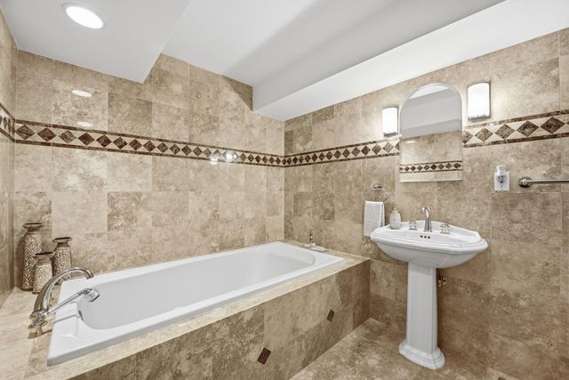 3200 S Ocean Boulevard D203, Palm Beach, FL 33480