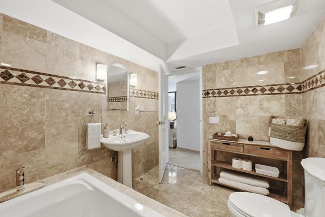 3200 S Ocean Boulevard D203, Palm Beach, FL 33480