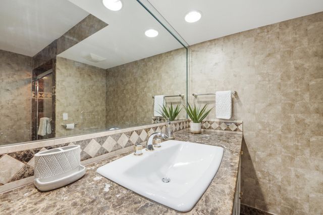 3200 S Ocean Boulevard D203, Palm Beach, FL 33480