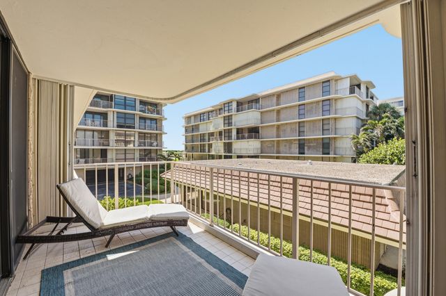 3200 S Ocean Boulevard D203, Palm Beach, FL 33480