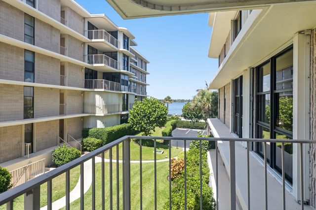 3200 S Ocean Boulevard D203, Palm Beach, FL 33480
