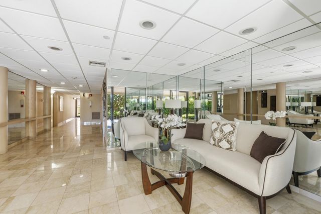 3200 S Ocean Boulevard D203, Palm Beach, FL 33480