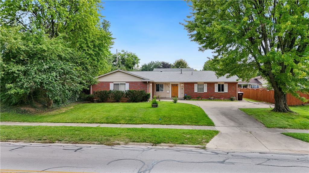 5760 Burkhardt Road, Dayton, OH 45431