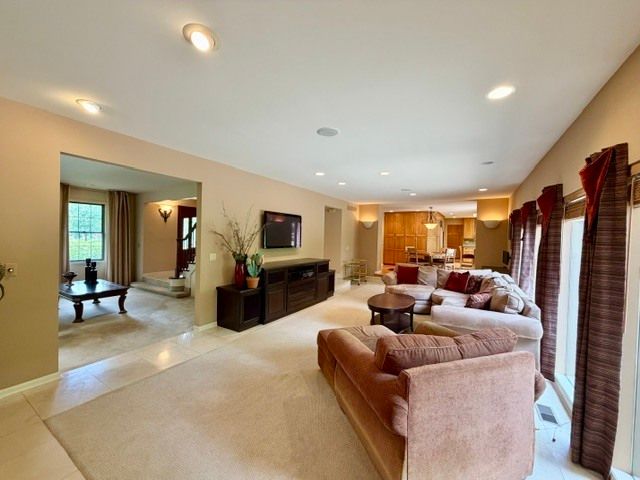 11N071 Johnstown Road, Elgin, IL 60124
