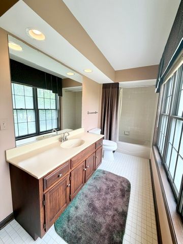 11N071 Johnstown Road, Elgin, IL 60124