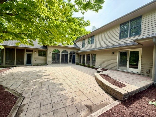 11N071 Johnstown Road, Elgin, IL 60124