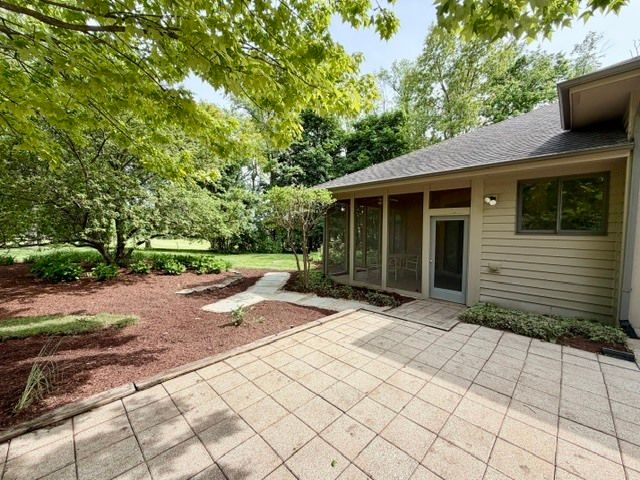 11N071 Johnstown Road, Elgin, IL 60124