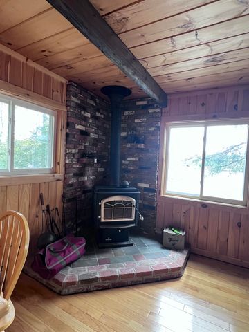 27 Hummingbird Lane, Hillsborough, NH 03244