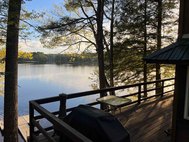 27 Hummingbird Lane, Hillsborough, NH 03244