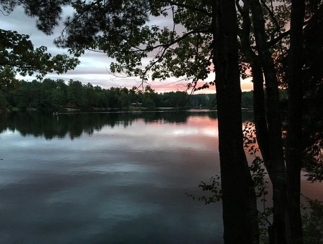 27 Hummingbird Lane, Hillsborough, NH 03244