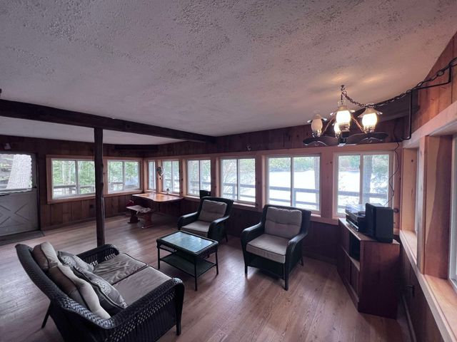 27 Hummingbird Lane, Hillsborough, NH 03244