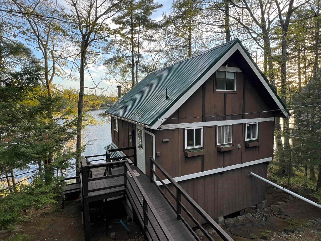 27 Hummingbird Lane, Hillsborough, NH 03244