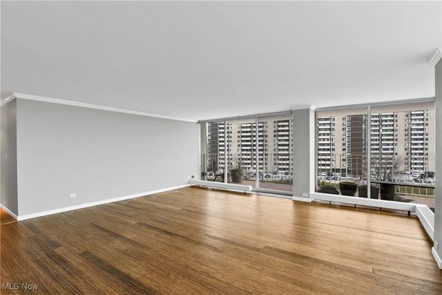 12700 Lake Avenue 806, Lakewood, OH 44107