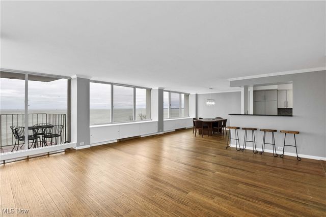 12700 Lake Avenue 806, Lakewood, OH 44107