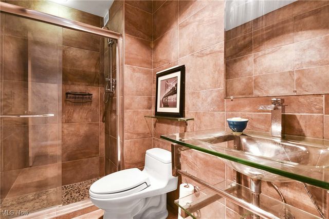 12700 Lake Avenue 806, Lakewood, OH 44107