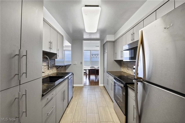 12700 Lake Avenue 806, Lakewood, OH 44107