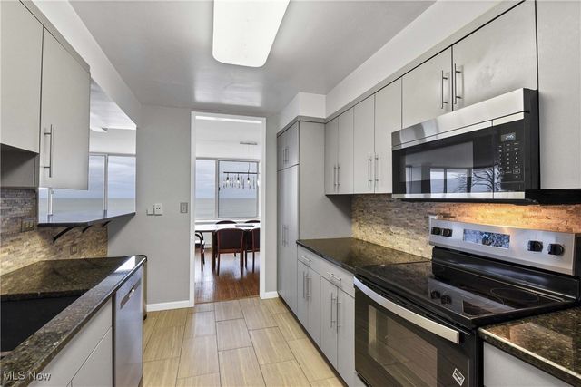 12700 Lake Avenue 806, Lakewood, OH 44107