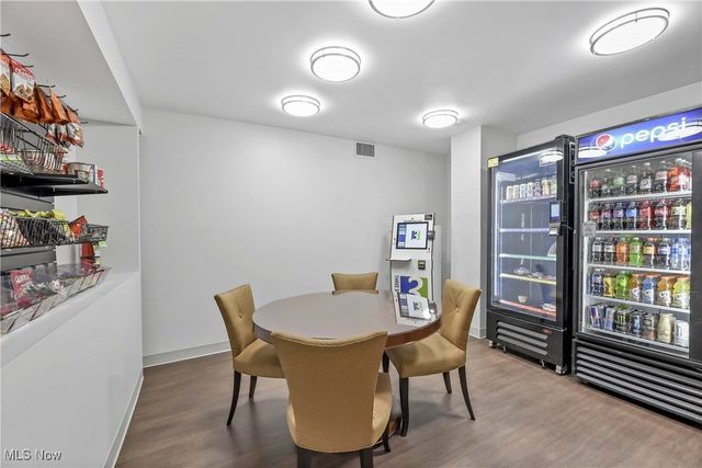 12700 Lake Avenue 806, Lakewood, OH 44107