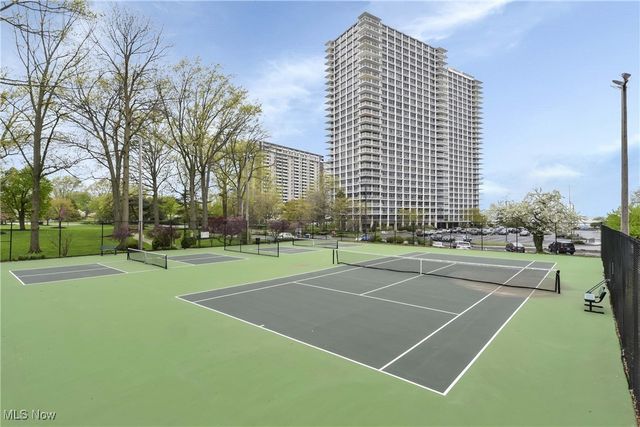 12700 Lake Avenue 806, Lakewood, OH 44107