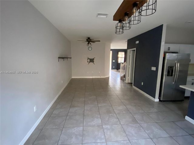 11428 SW 252nd St, Homestead, FL 33032