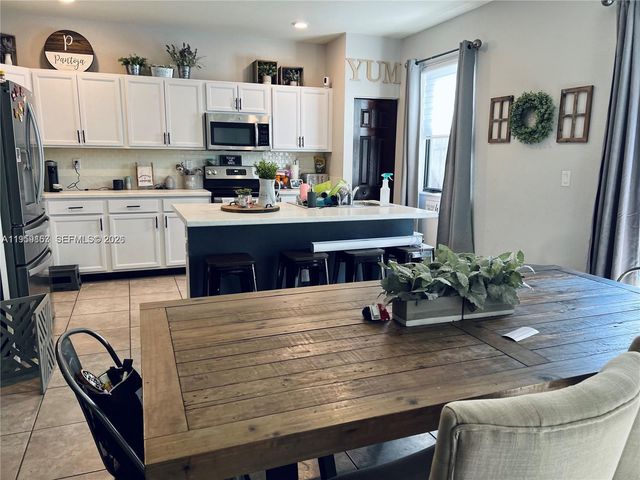 11428 SW 252nd St, Homestead, FL 33032