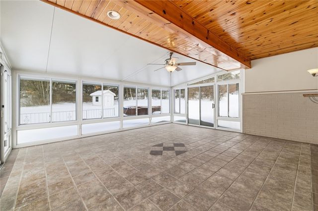 214 Sunset Drive, Neshannock Twp, PA 16105