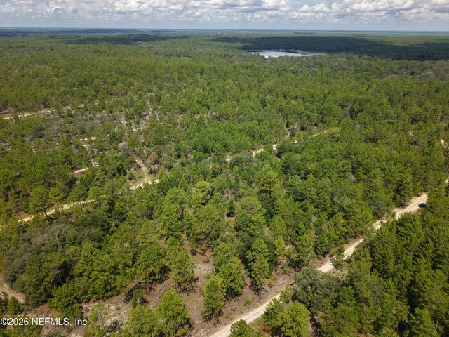 215 CONNECTICUT Drive, Hawthorne, FL 32640