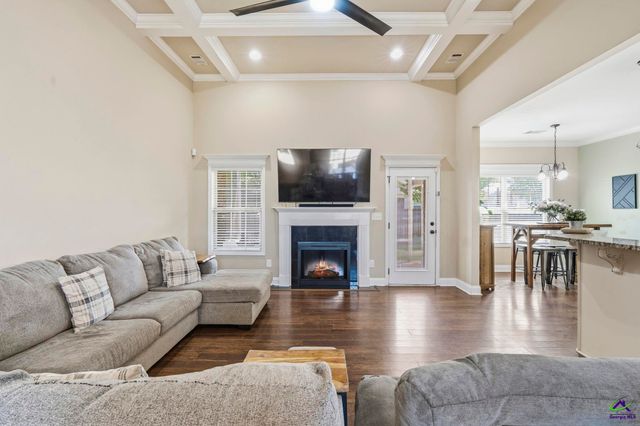 208 Hunts Landing Drive, Kathleen, GA 31047