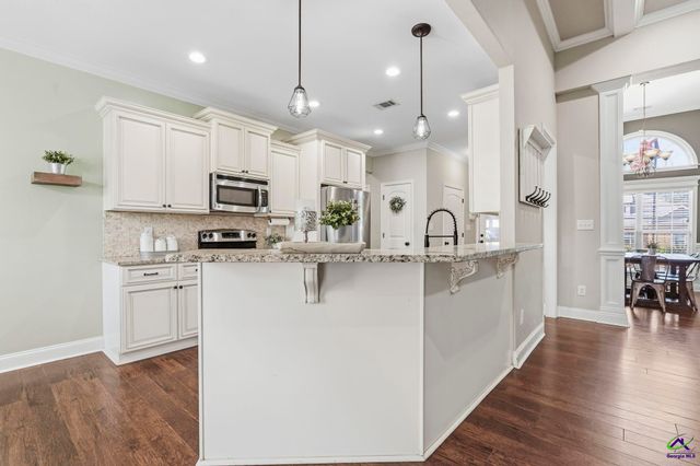208 Hunts Landing Drive, Kathleen, GA 31047