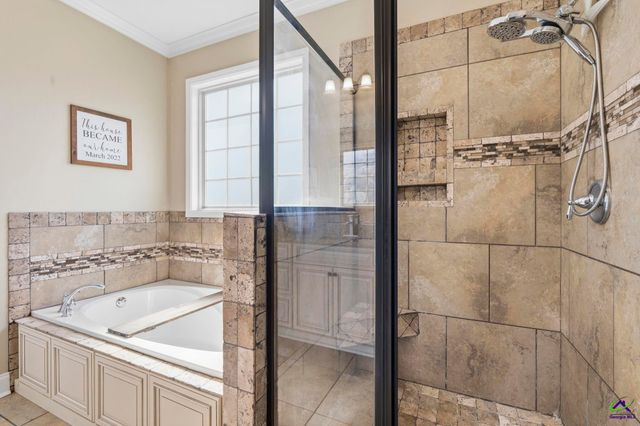 208 Hunts Landing Drive, Kathleen, GA 31047