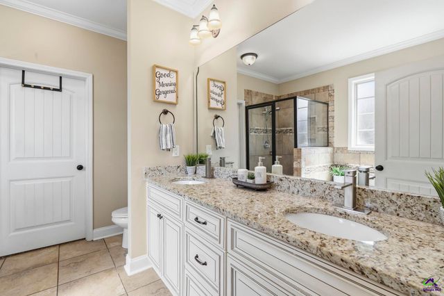 208 Hunts Landing Drive, Kathleen, GA 31047