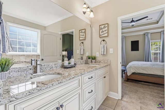 208 Hunts Landing Drive, Kathleen, GA 31047