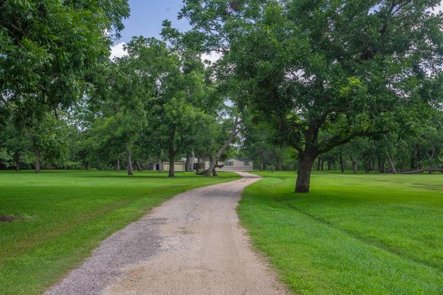 11935 County Road 170, Boling, TX 77420