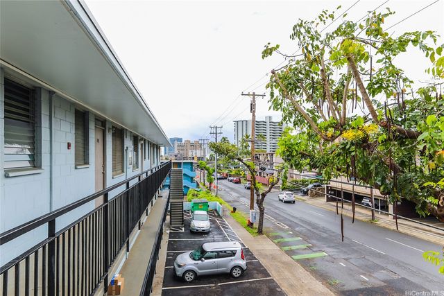 1525 Pensacola Street 302, Honolulu, HI 96822