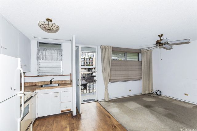 1525 Pensacola Street 302, Honolulu, HI 96822