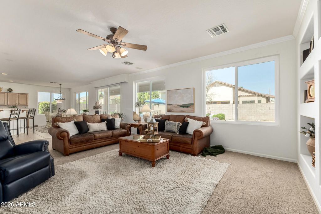 Image 14 of property listing at 2612 E TORREY PINES Lane, Chandler, AZ 85249