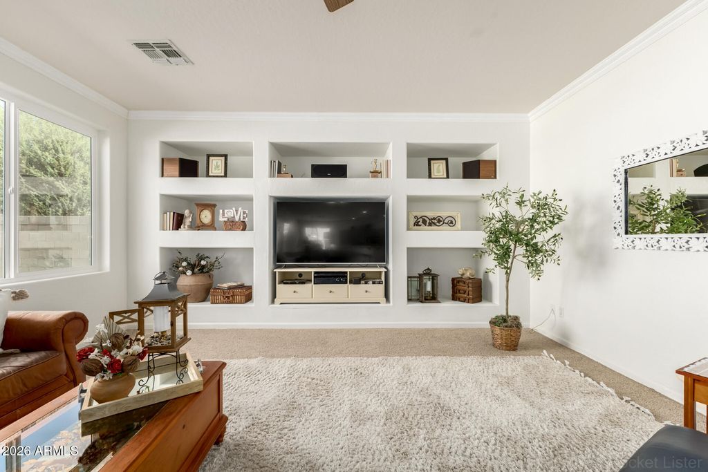 Image 15 of property listing at 2612 E TORREY PINES Lane, Chandler, AZ 85249